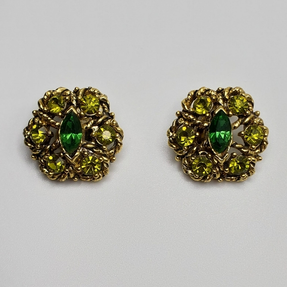 Vintage Emerald Rhinestone and Gold Plated Flower Clip-On Earrings - Picture 1 of 5